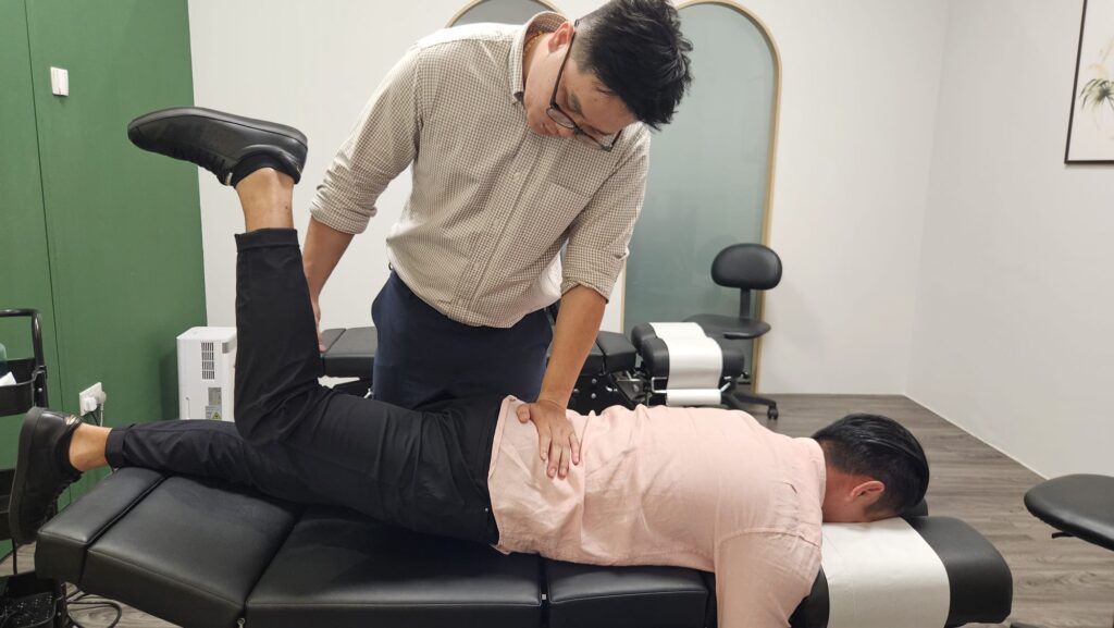 Chiropractor Steven Consutlation